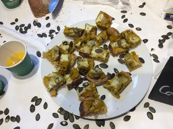 BRUSCHETTA À LA COURGE ET AU BLEU D'AUVERGNE 