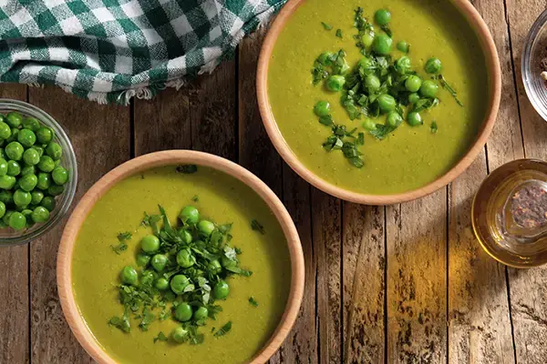 Velouté de pois cassé au curry doux et crème d'avoine